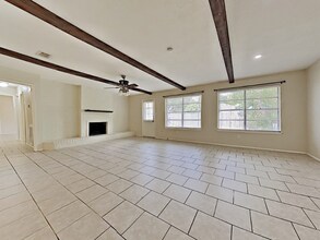16515 Forest Bend Ave in Friendswood, TX - Building Photo - Building Photo