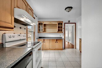 26 Center St in Bristol, CT - Building Photo - Building Photo