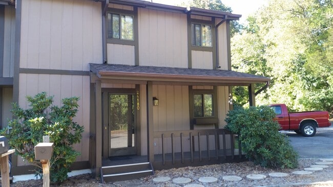 24180 Woodridge Cir in Bristol, VA - Building Photo - Building Photo