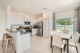 8347 Crescent Oaks Dr in New Port Richey, FL - Building Photo - Building Photo