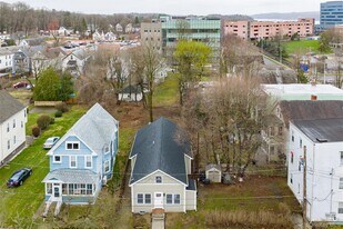 1 Dean Pl in Poughkeepsie, NY - Building Photo