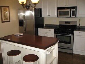 26 Bigelow St, Unit Apt. 2 in Binghamton, NY - Building Photo - Building Photo