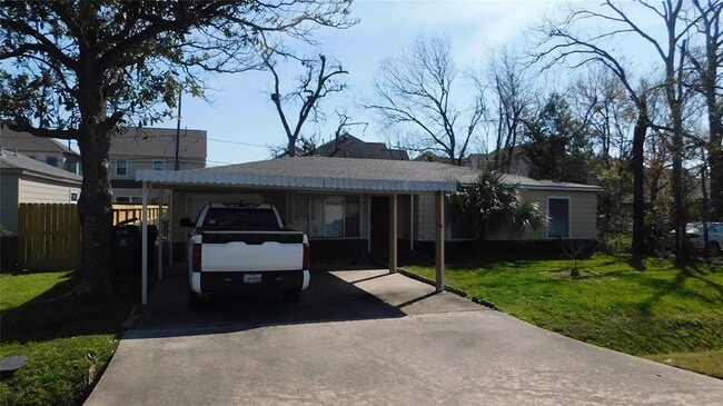 property at 2206 Silverbonnet St