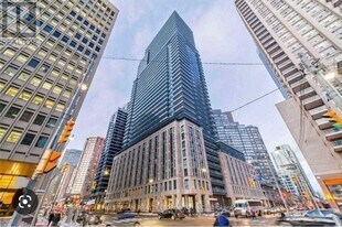 955 Bay St. in Toronto, ON - Building Photo
