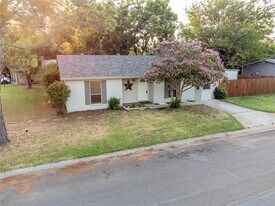 1717 Meadow Oak Dr in Denton, TX - Building Photo