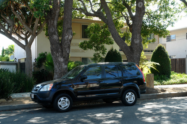 Monaco Manor in Santa Barbara, CA - Building Photo - Building Photo