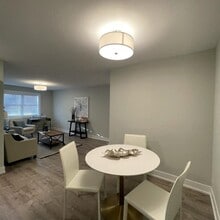 456 W Barry Ave, Unit 3 in Chicago, IL - Building Photo - Building Photo