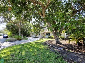 2551 NE 20th St in Pompano Beach, FL - Building Photo - Building Photo