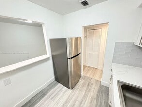7435 Byron Ave in Miami Beach, FL - Building Photo - Building Photo