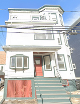 83 Conwell Ave, Unit 3 Apartamentos