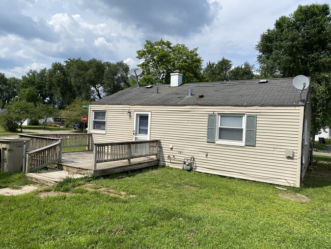 1234 Joyce Dr in South Bend, IN - Foto de edificio - Building Photo