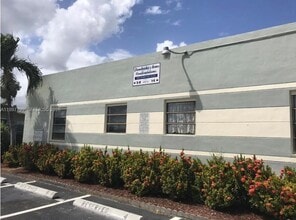 1845 Pembroke Rd in Hollywood, FL - Building Photo - Building Photo