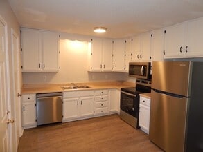 515 N Walnut St in Seneca, SC - Building Photo - Building Photo