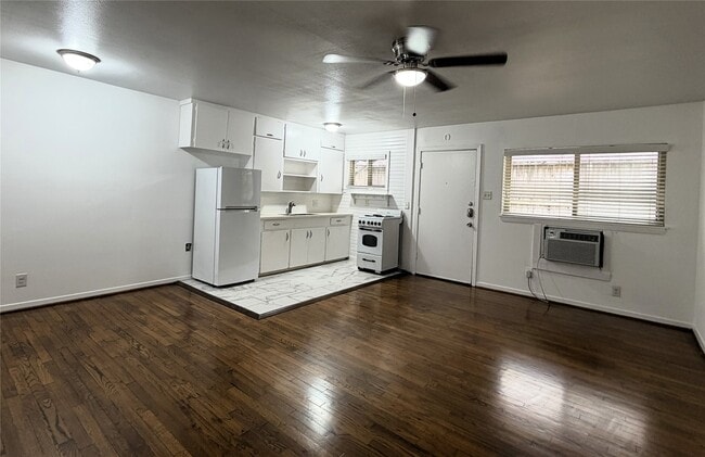 1114 Joe Annie St