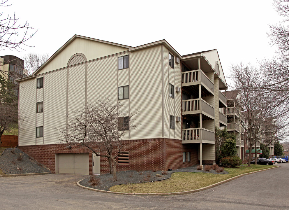 The Ridge in West St. Paul, MN - Building Photo