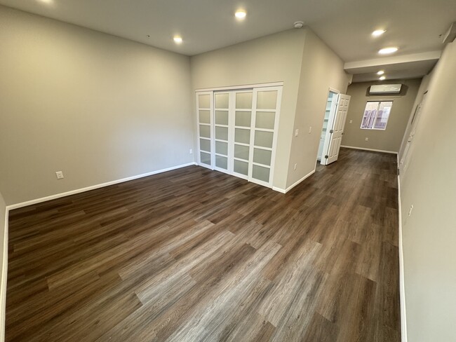 6656 Lemp Ave in North Hollywood, CA - Foto de edificio - Building Photo