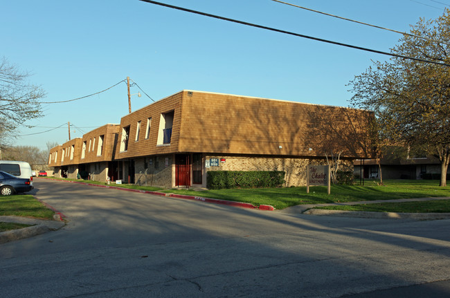 Chalet Apartments in Irving, TX - Building Photo - Building Photo