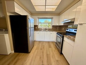 1165 E Atlantic Ave in Delray Beach, FL - Building Photo - Building Photo