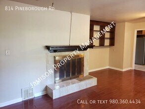 814 Pineborough Rd in Charlotte, NC - Building Photo - Building Photo