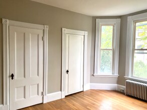 322 Brookline St, Unit 1 in Cambridge, MA - Building Photo - Building Photo