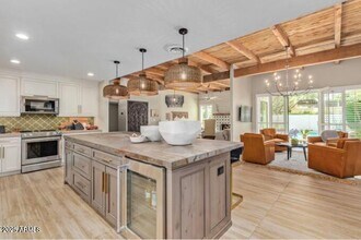 2551 E Missouri Ave in Phoenix, AZ - Building Photo - Building Photo