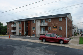 Hunter's & Cooke in Bridgeport, PA - Building Photo - Building Photo