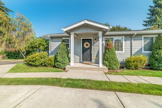 25105 Cottage Ct in Veneta, OR - Building Photo - Building Photo