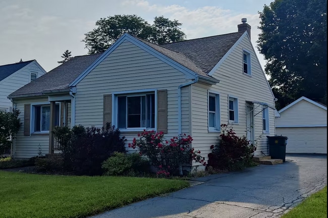 property at 160 Azalea Rd