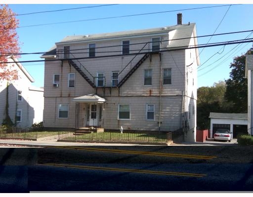 310 Washington St in West Warwick, RI - Building Photo