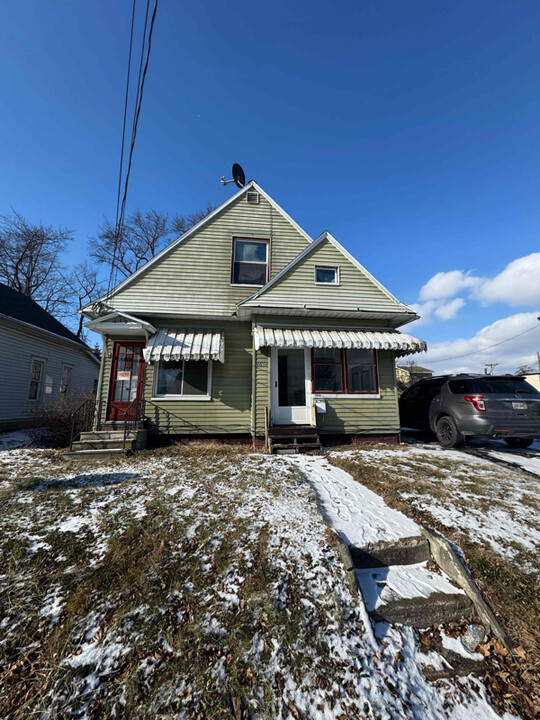 1614 Oak St in Toledo, OH - Building Photo