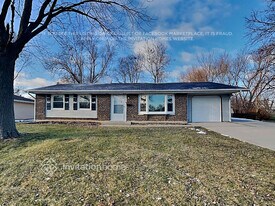 800 S Cedarcrest Dr in Schaumburg, IL - Building Photo