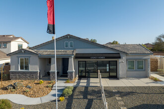 Country Creek in Victorville, CA - Building Photo - Building Photo