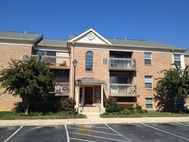8 Cloverwood Ct in Essex, MD - Building Photo