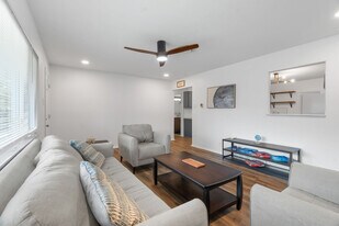 11814 Flushing Dr in Maryland Heights, MO - Building Photo