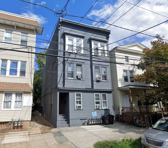 439 Marshall St, Unit 2
