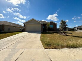 8127 Glasgow Dr in San Antonio, TX - Building Photo