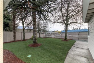 832 SW 137th St, Unit ADU in Burien, WA - Foto de edificio - Building Photo