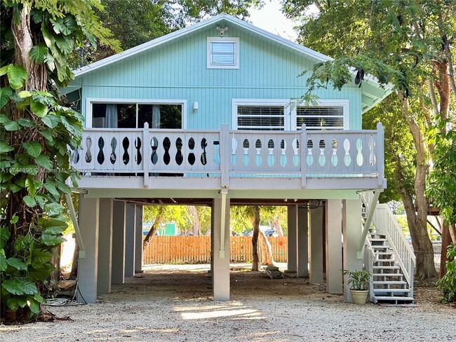 130 Gumbo Limbo Dr in Key Largo, FL - Building Photo - Building Photo