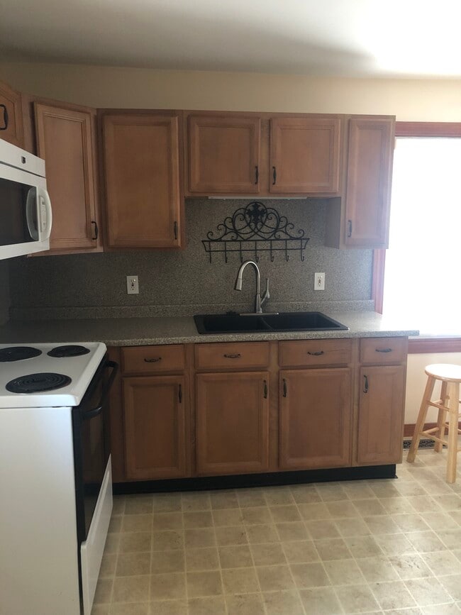 114 Read Ave, Unit 1st