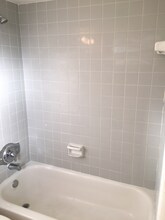 621 Ridge Rd in Lantana, FL - Foto de edificio - Building Photo