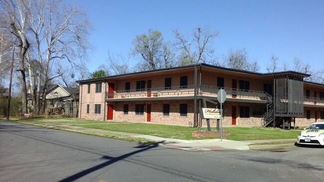 Holiday Apartments in Paris, TX - Building Photo - Building Photo