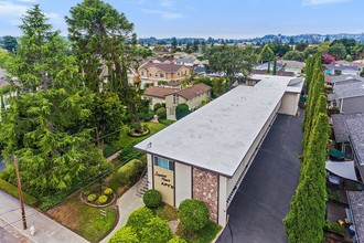 Laguna Pines in Castro Valley, CA - Building Photo - Building Photo