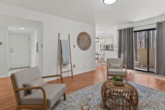 6071 Majors Ln in Columbia, MD - Building Photo - Building Photo