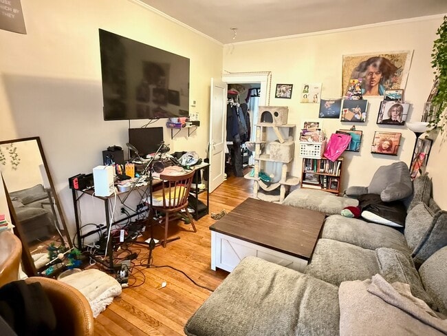 42 Long Ave, Unit 2