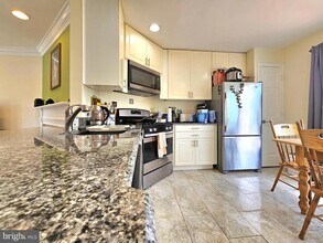 6646 High Valley Ln in Alexandria, VA - Building Photo - Building Photo