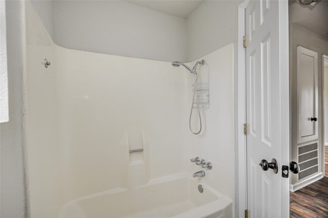 1602 North Ave N in Freeport, TX - Building Photo - Building Photo