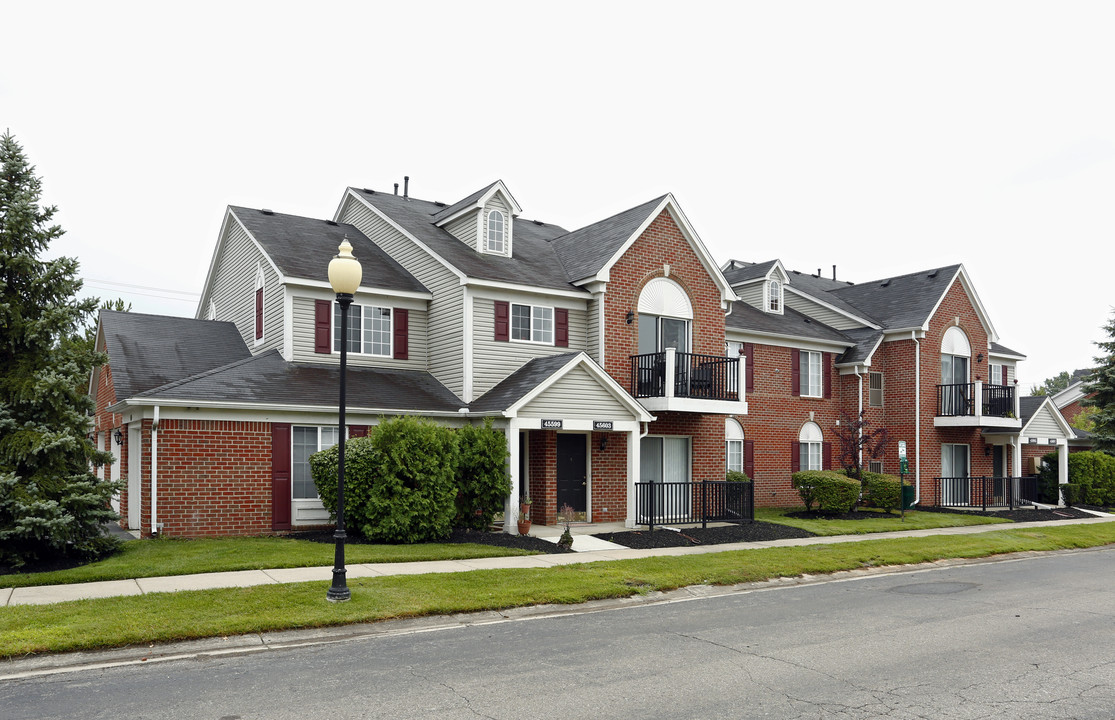 Summit Creek in Canton, MI - Building Photo