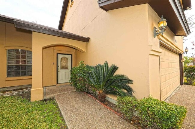 510 Shiloh Dr, Unit 104 in Laredo, TX - Building Photo - Building Photo