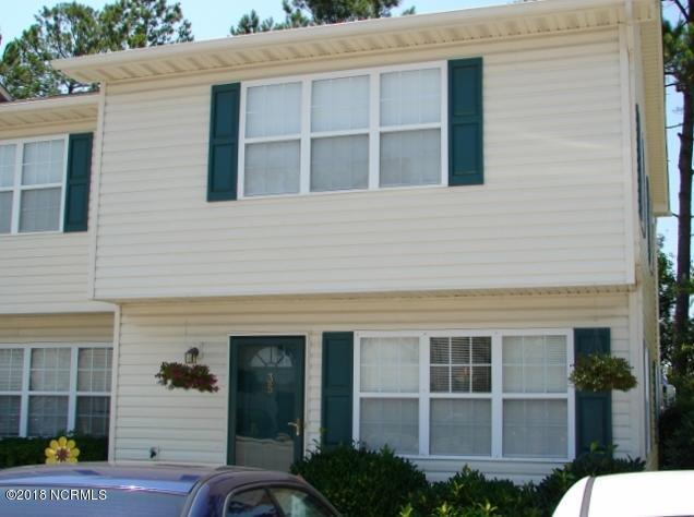 35 Pirates Cove Dr in Swansboro, NC - Building Photo