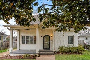 211 Idlewild Ave, Unit 10301 in Raleigh, NC - Building Photo